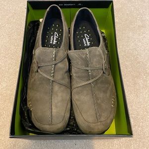 Brand new CLARKS Wave casual shoe